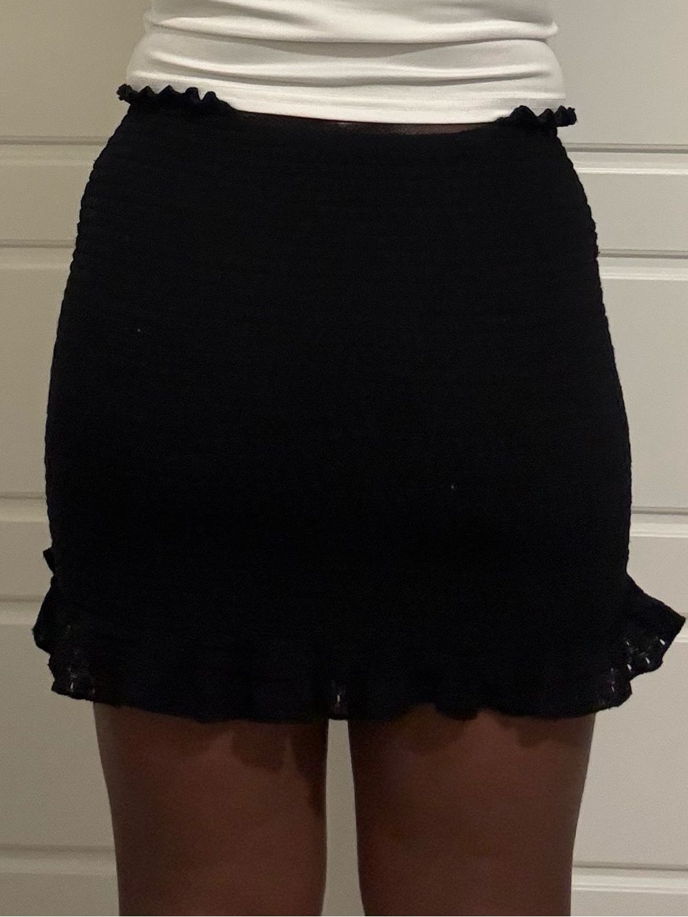 Forever 21 Ruffled Textured Bodycon Mini Skirt size M - Picture 3 of 7